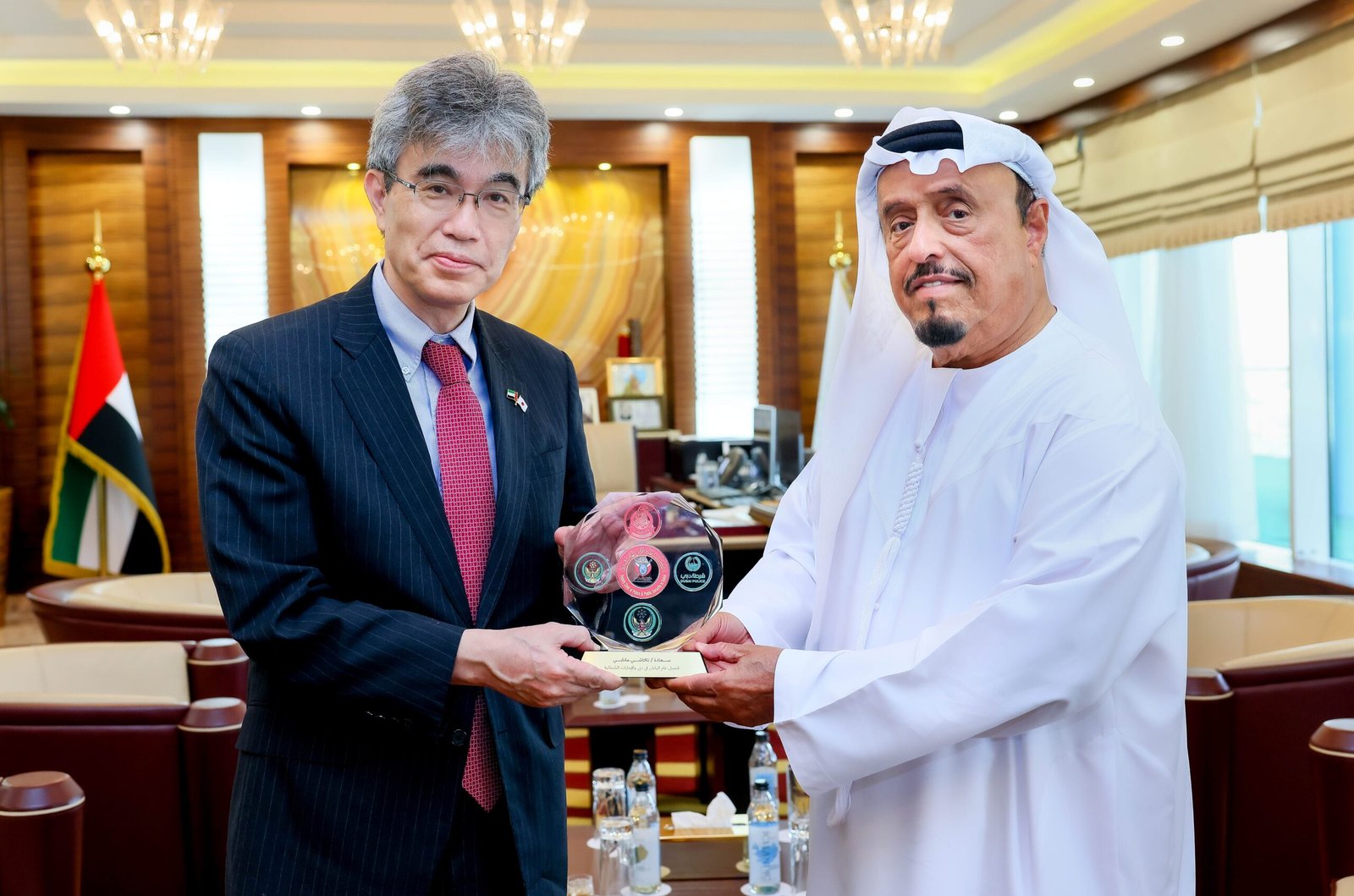الفريق ضاحي خلفان يستقبل القنصل العام الياباني في دبي والإمارات الشمالية 1 الفريق ضاحي خلفان