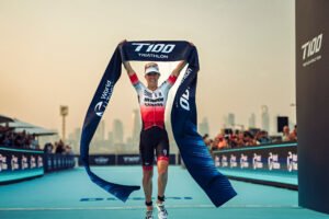 ترايثلون دبي T100 يجمع 19 من أفضل المحترفات في العالم 2 ترايثلون دبي T100 يجمع 19 من أفضل المحترفات في العالم