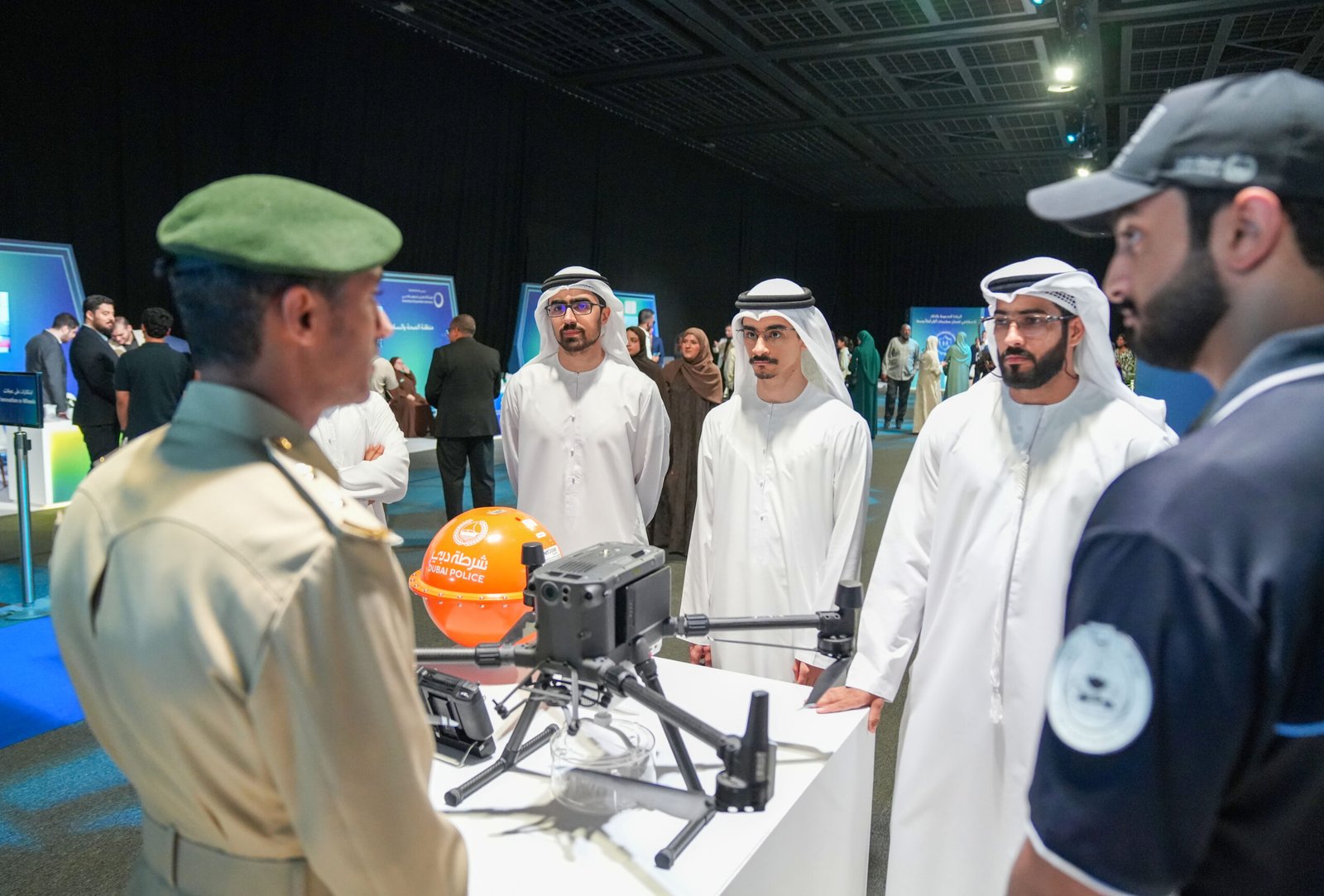 شرطة دبي تستعرض خدماتها الداعمة لقطاع البيئة والطاقة والمياه خلال "ويتيكس" 1 شرطة دبي