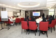 شرطة دبي تعزز كفاءة كوادرها في التعامل مع ضحايا الاتجار بالبشر بالتعاون مع "دبي لرعاية النساء والأطفال" 21 شرطة دبي