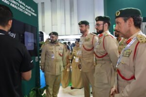 مروان جلفار يطلع على خدمات شرطة دبي في قطاع أمن الطيران 2 مروان جلفار يطلع على خدمات شرطة دبي في قطاع أمن الطيران
